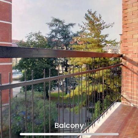 Metro Famagosta - Luminoso Appartamento Con Balcone Free Wifi & Parking Milano Dış mekan fotoğraf