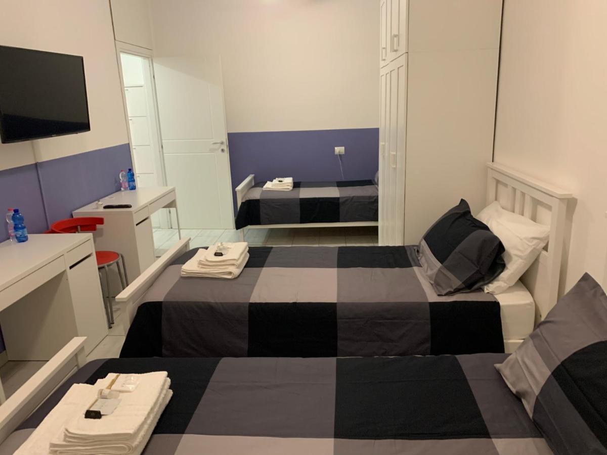 Metro Famagosta - Luminoso Appartamento Con Balcone Free Wifi & Parking Milano Dış mekan fotoğraf